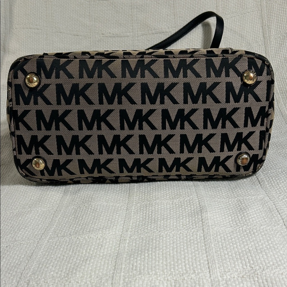 Michael by Michael Kors Jet Set Monogrammed Tote With Adjustable Leather Straps - Picture 3 of 12